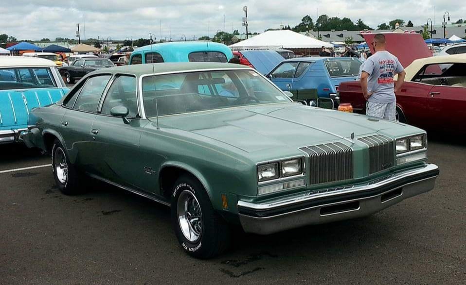 1977 oldsmobile cutlass supreme brougham sedan