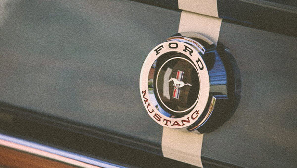 ford mustang emblem